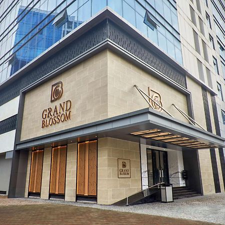 Radisson Mumbai Goregaon Exteriör bild