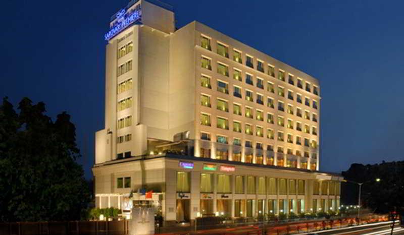 Radisson Mumbai Goregaon Exteriör bild