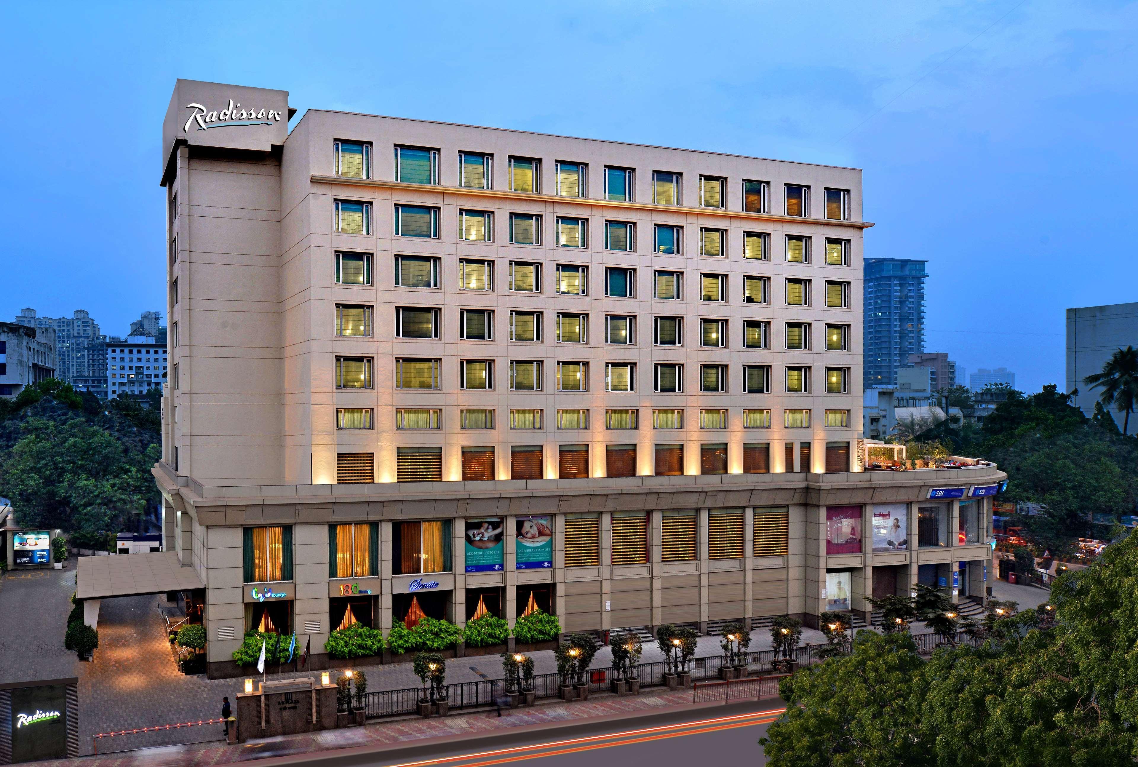 Radisson Mumbai Goregaon Exteriör bild