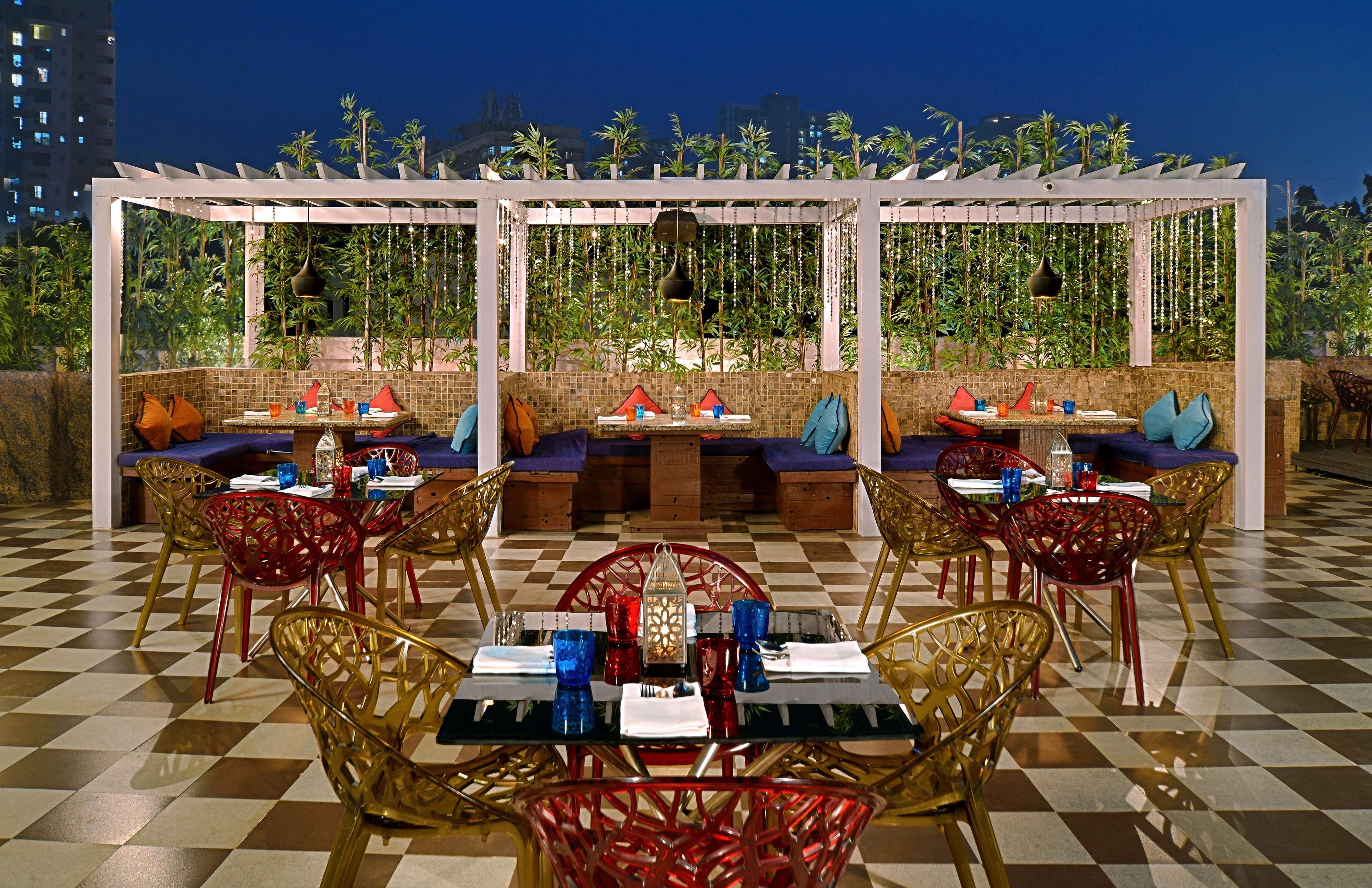 Radisson Mumbai Goregaon Exteriör bild