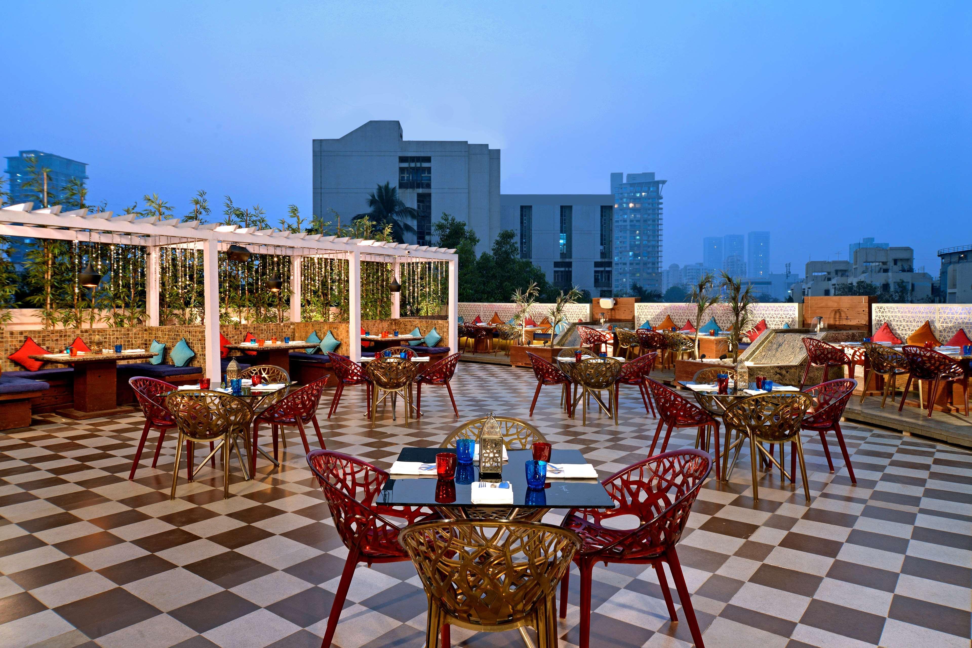 Radisson Mumbai Goregaon Exteriör bild