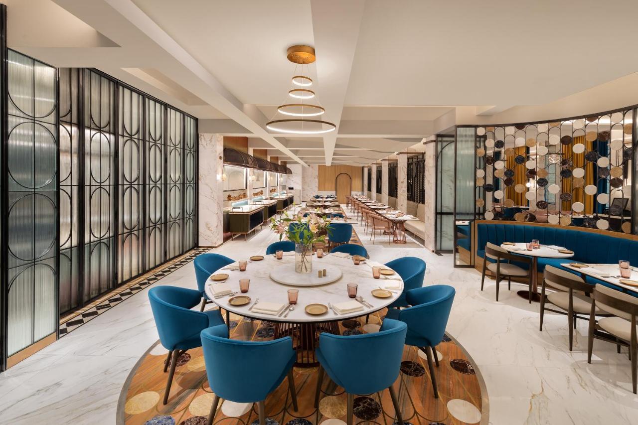 Radisson Mumbai Goregaon Exteriör bild