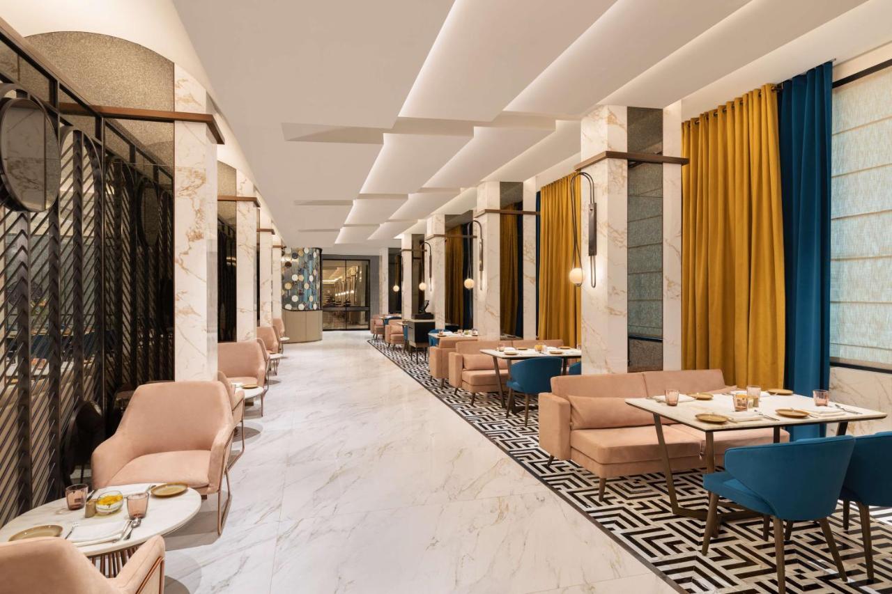Radisson Mumbai Goregaon Exteriör bild