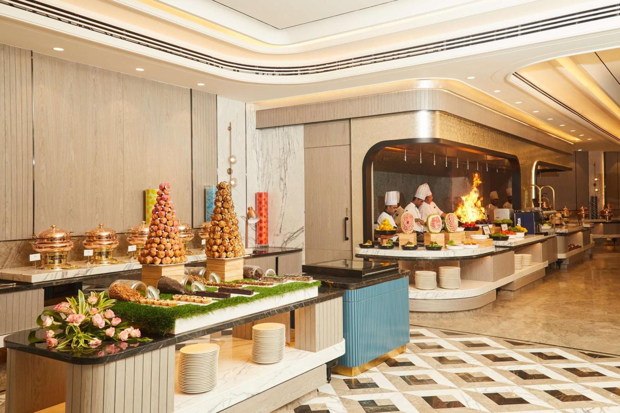 Radisson Mumbai Goregaon Exteriör bild