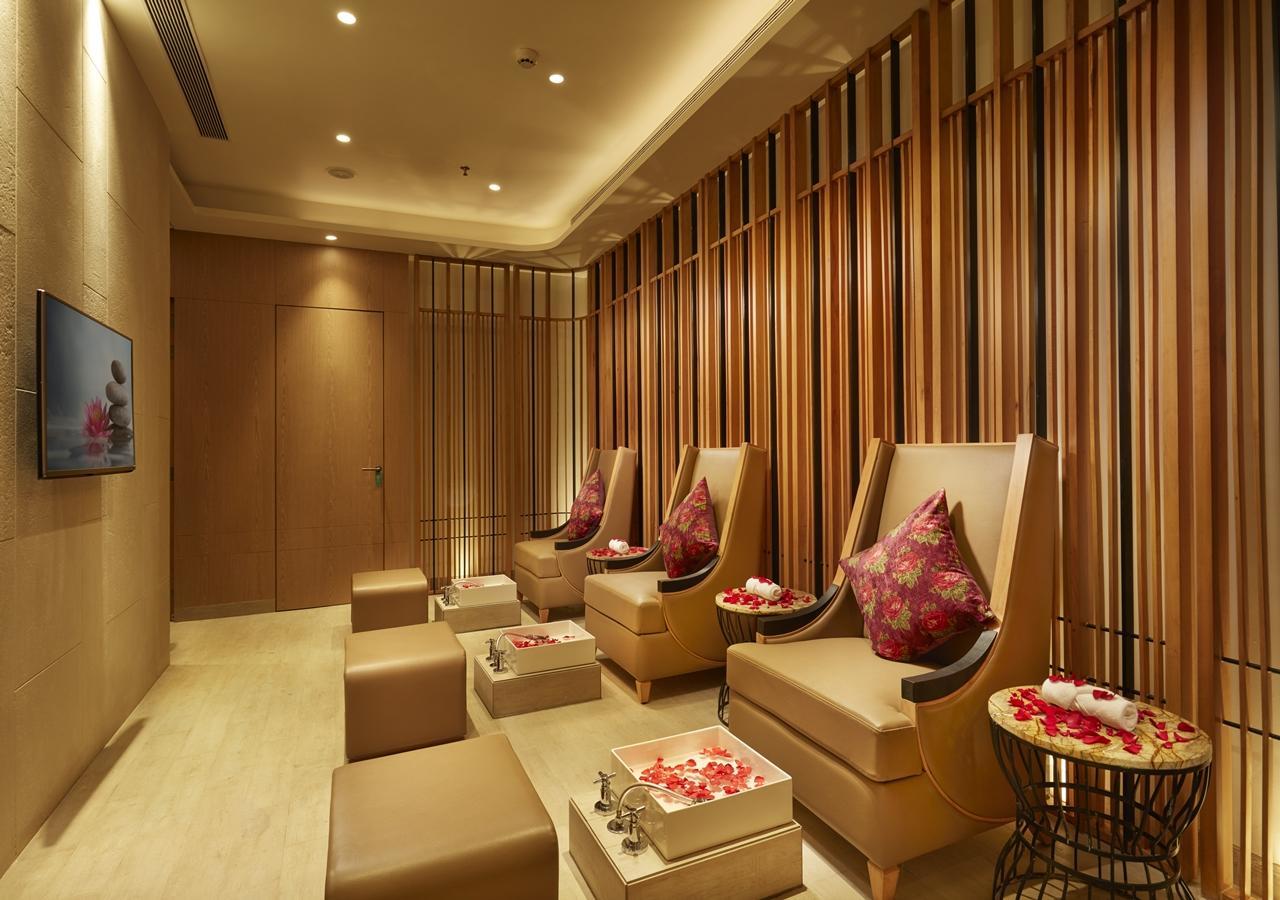 Radisson Mumbai Goregaon Exteriör bild