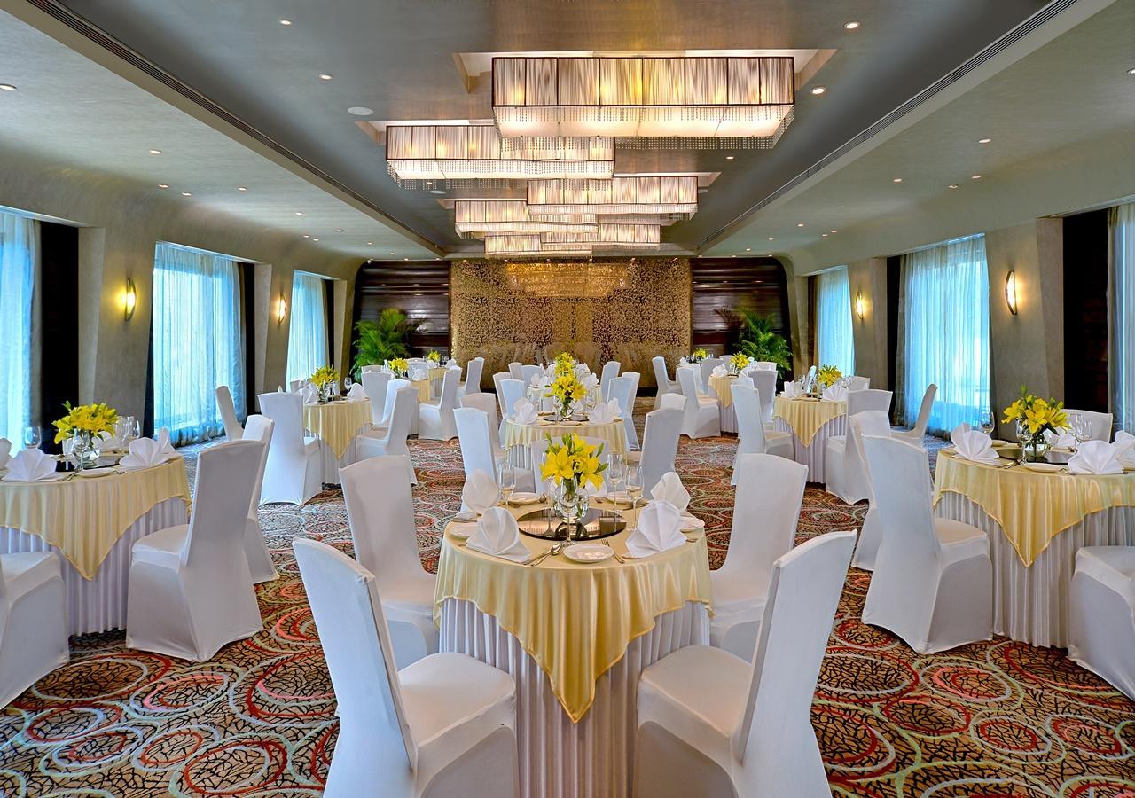 Radisson Mumbai Goregaon Exteriör bild